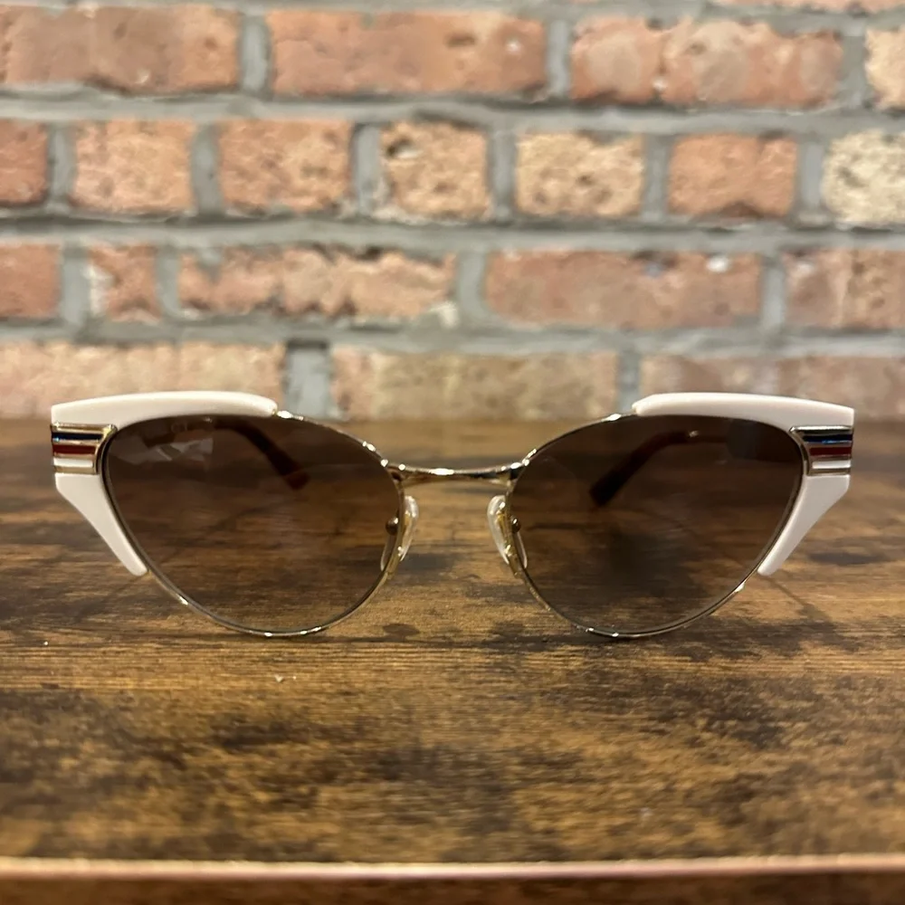 Gucci White & Gold Sunglasses (GG0522S) - Picture 1 of 4